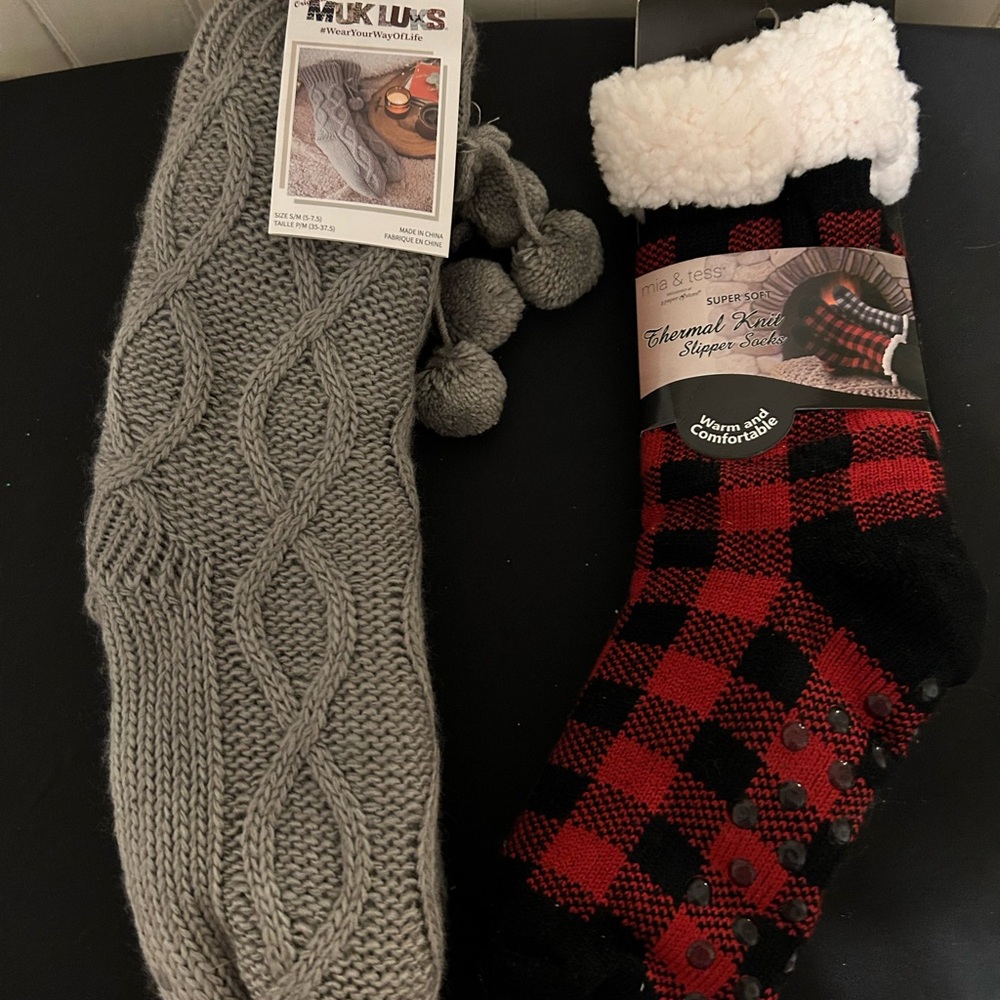 NWT Two Pair Slipper Socks Muk Luks & Mia & Tess Slipper Socks/Size S/M-OSFM